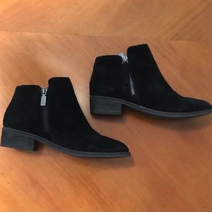 Blondo Black Suede Waterproof Booties Size 7.5